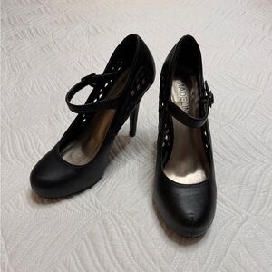 Madeline Girl Women’s Black Faux Leather Mary Jane Heels. Size 9